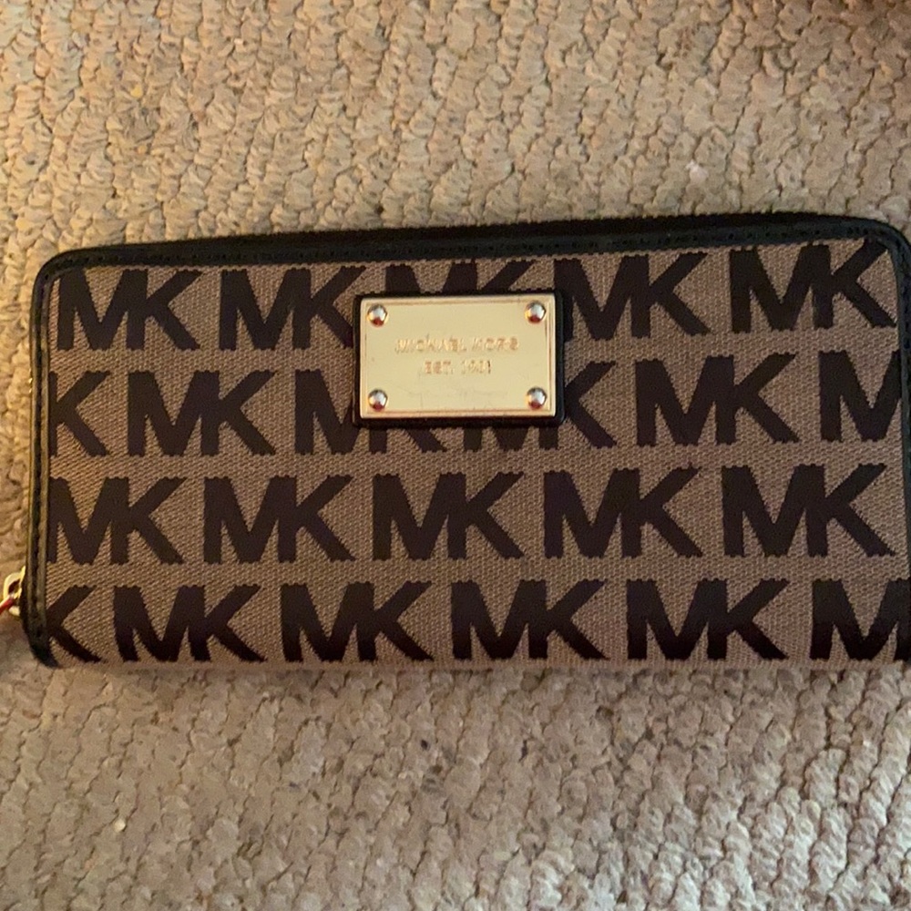 Michael Kors wallet